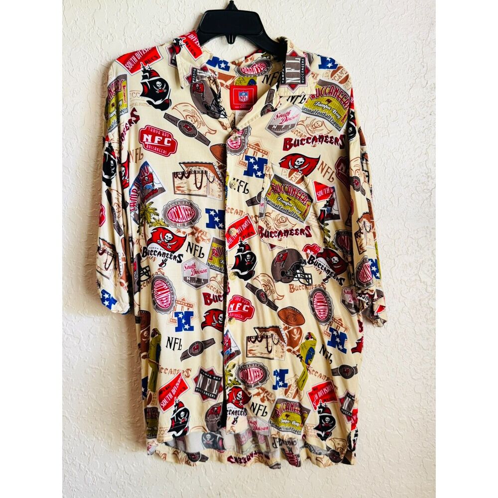 Tampa Bay Buccaneers NFL Hawaiian Shirt Rayon Button Down Large